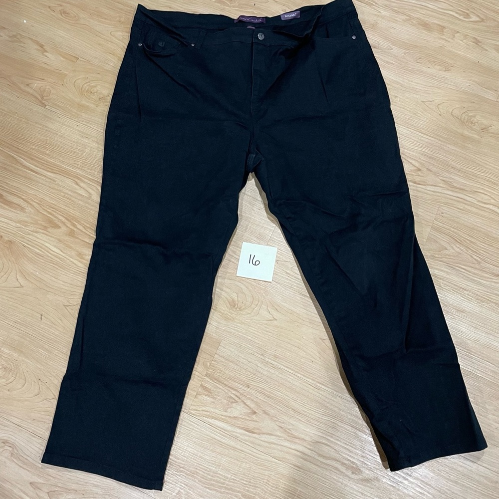 Gloria Vanderbilt Jeans Size: 24W Black